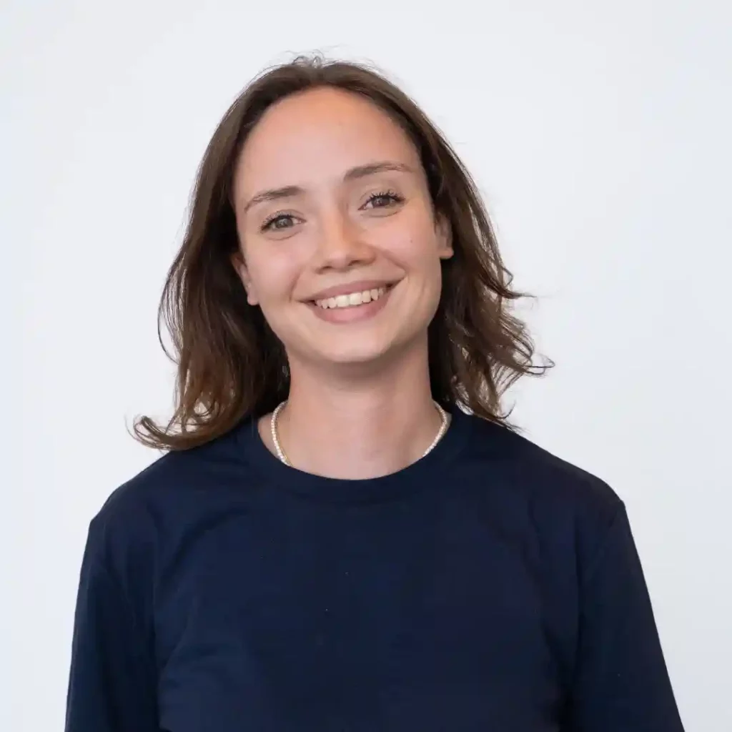 Portrait professionnel de Camille Vermeire, Marketing Manager et membre de l’équipe de la startup Fline